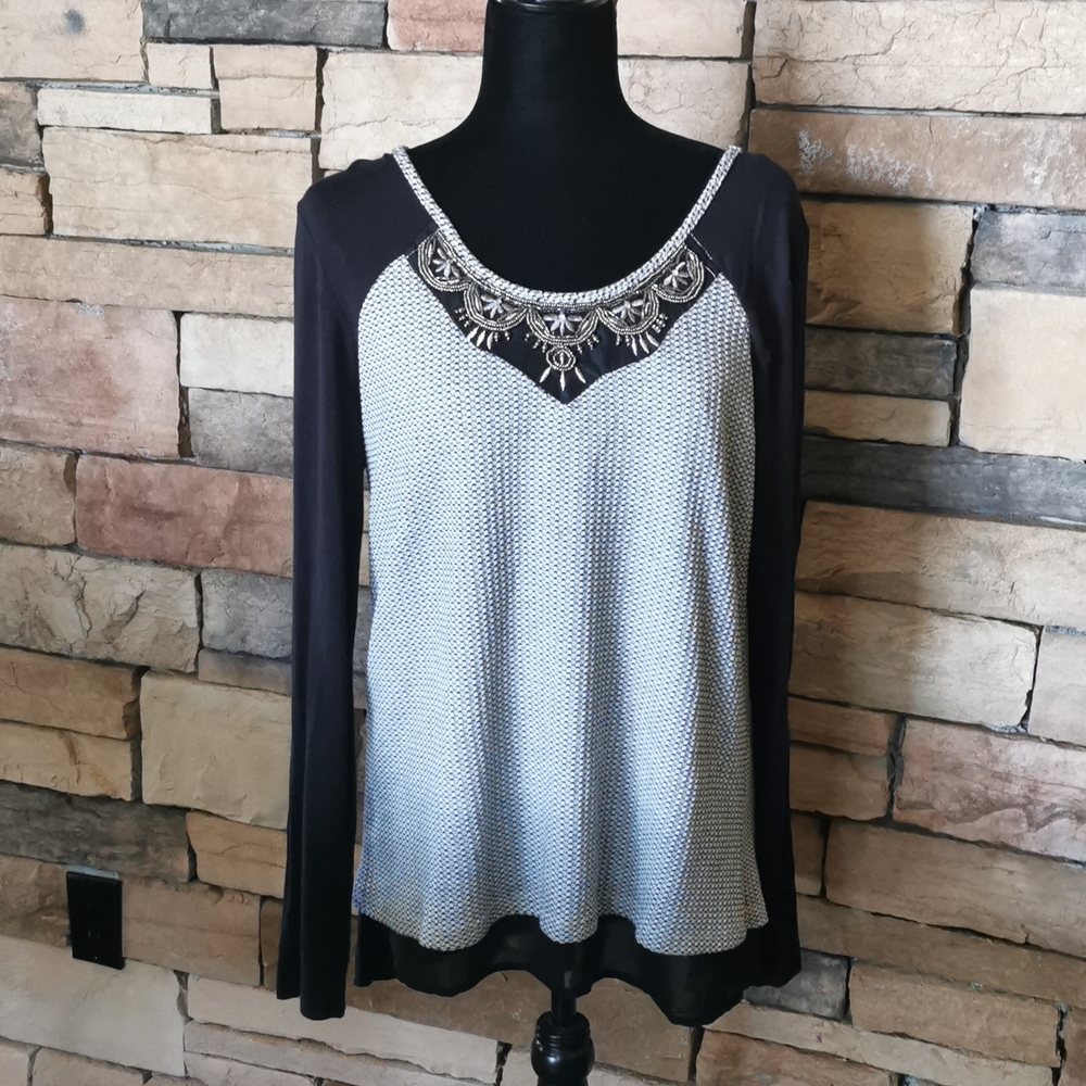 Maurice's Embellished top size medium